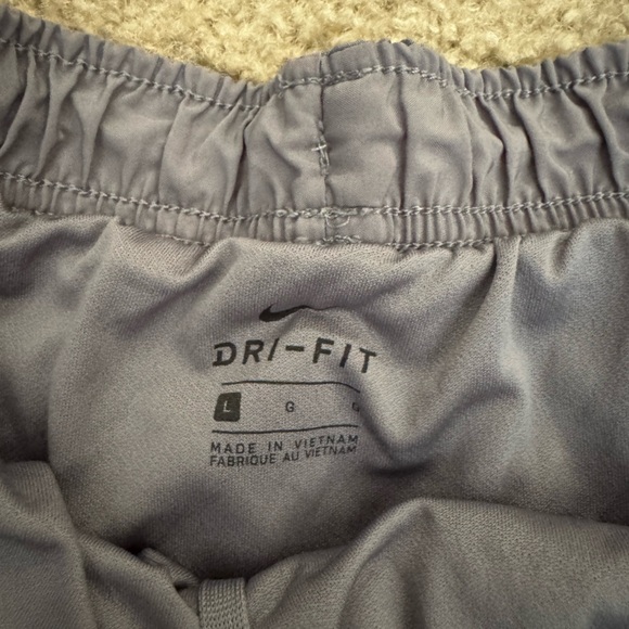 Nike Dri-FIT Gray Shorts - Picture 2 of 2